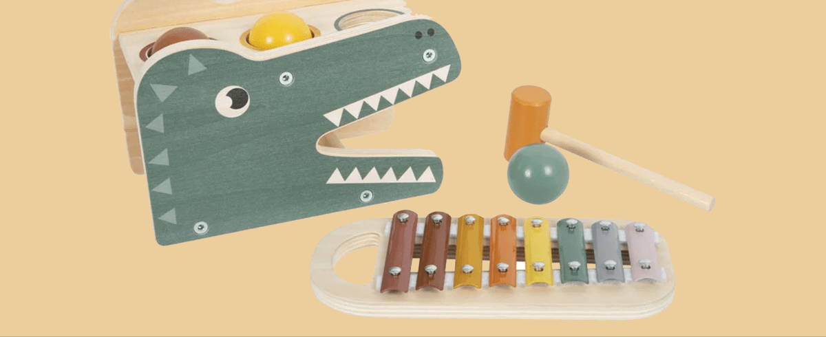 Hammering Toys - I Want That Present