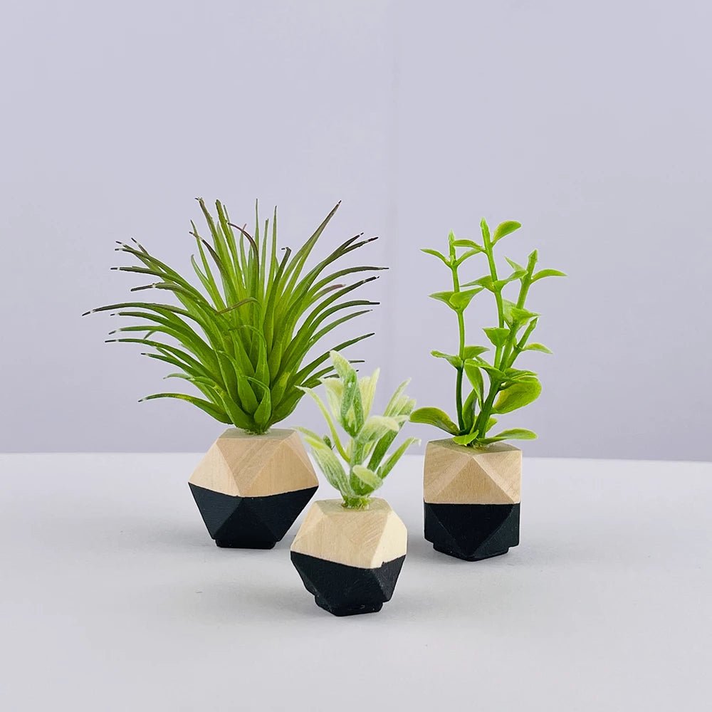 Dollshouse Miniatures - I Want That Present