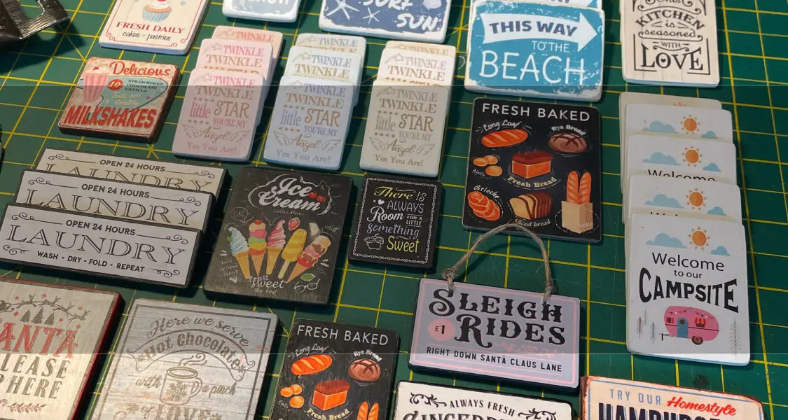 Miniature Accessories & Furniture - I Want That Present