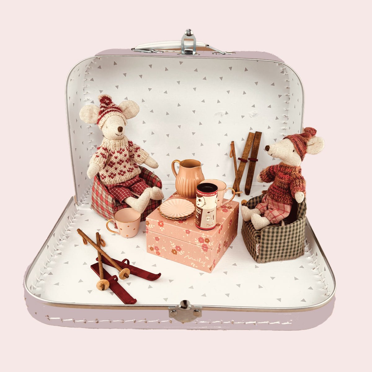 Maileg Ski Lodge - Val d'Isère - Pink - I Want That Present