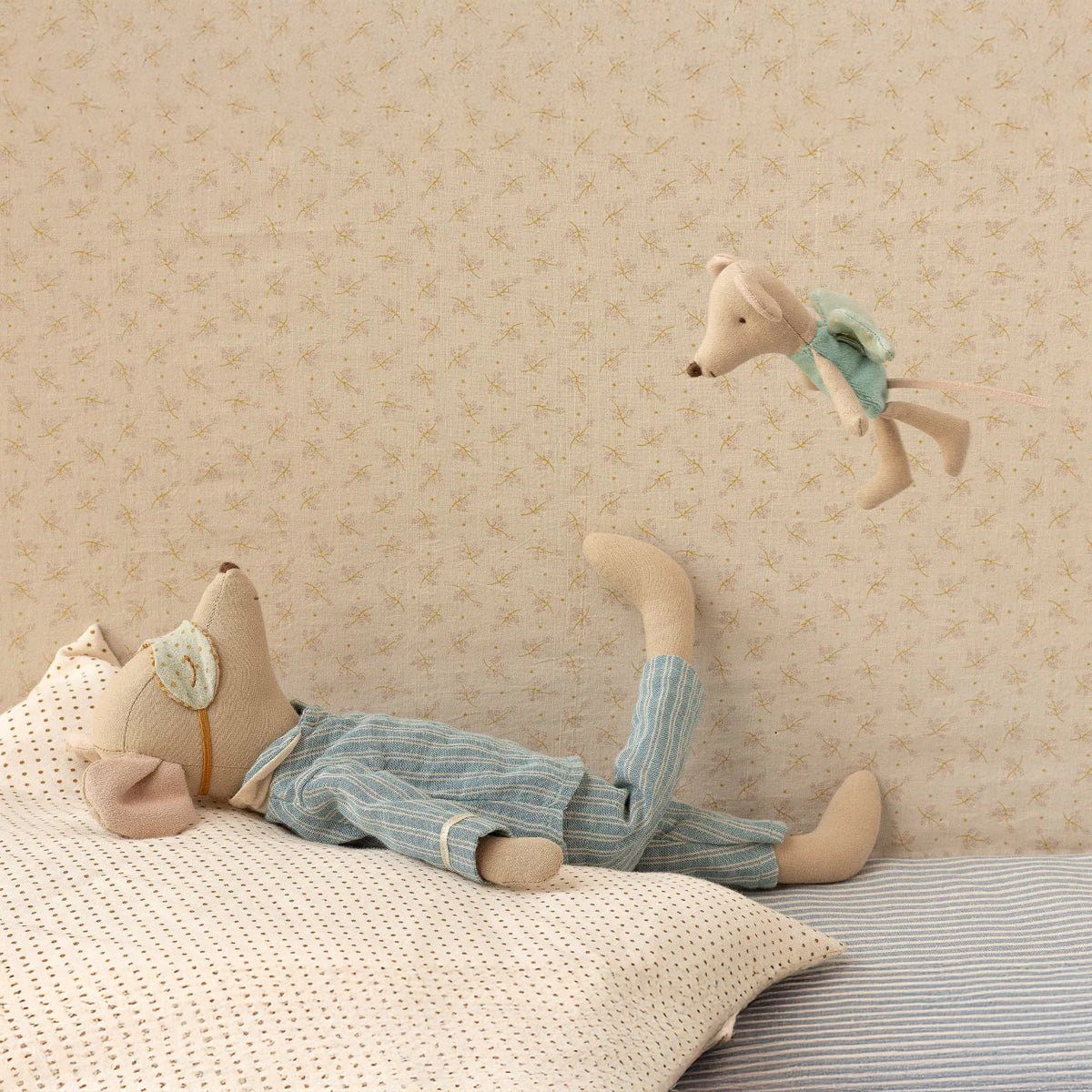 Maileg Fairy Mouse, Little Sister - I Want That Present