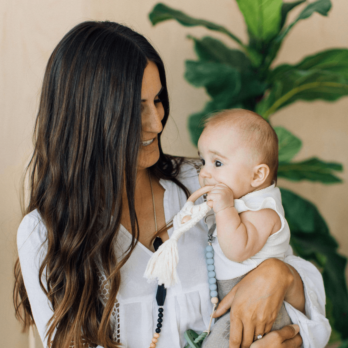 Chewable Charm Celeste Macrame & Wood Teething Toy - Cream - I Want That Present