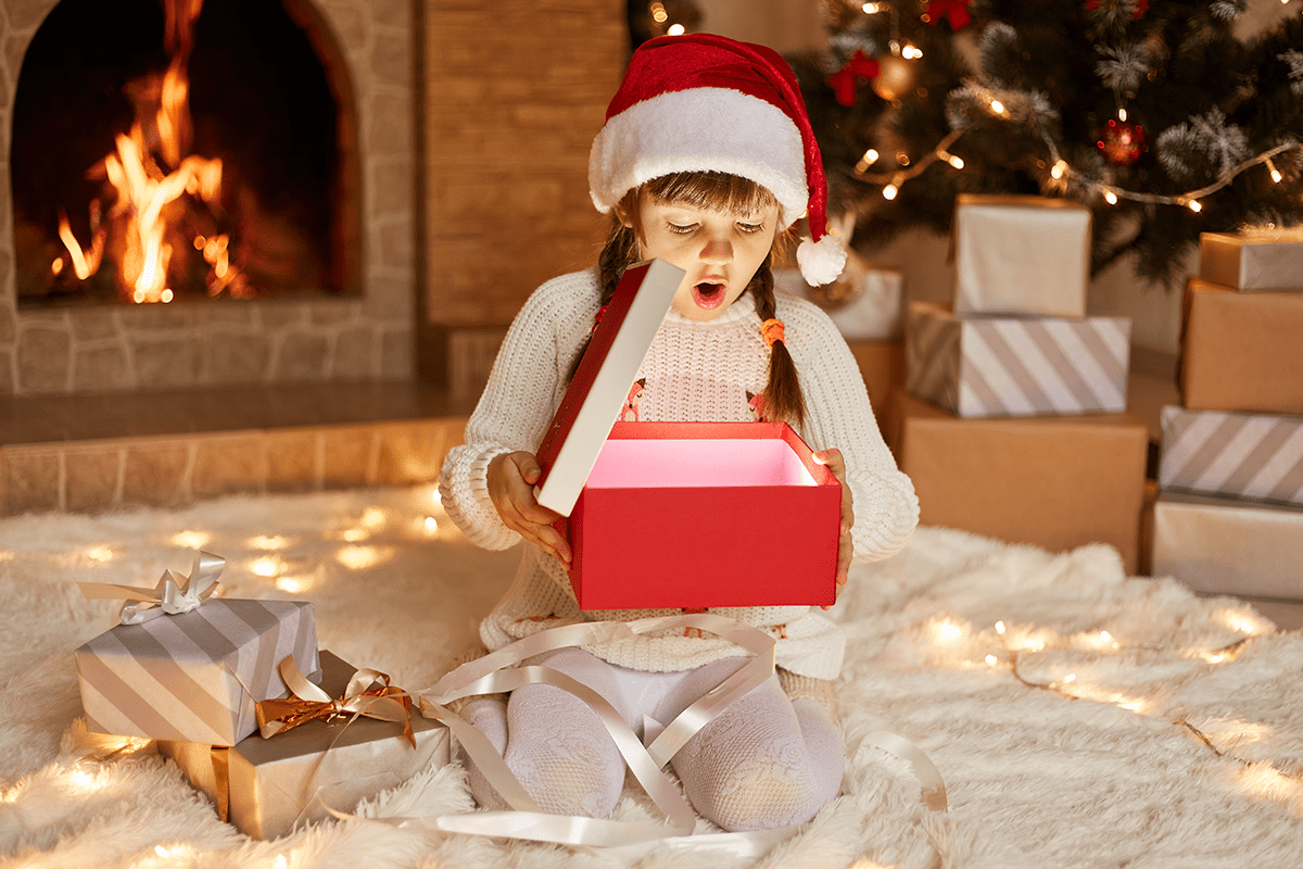 Top 10 Christmas Gift Ideas to Buy for a Girl in 2023 - I Want That Present