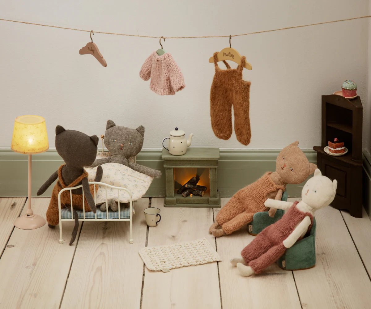 Maileg Chaton, Black Kitten - I Want That Present