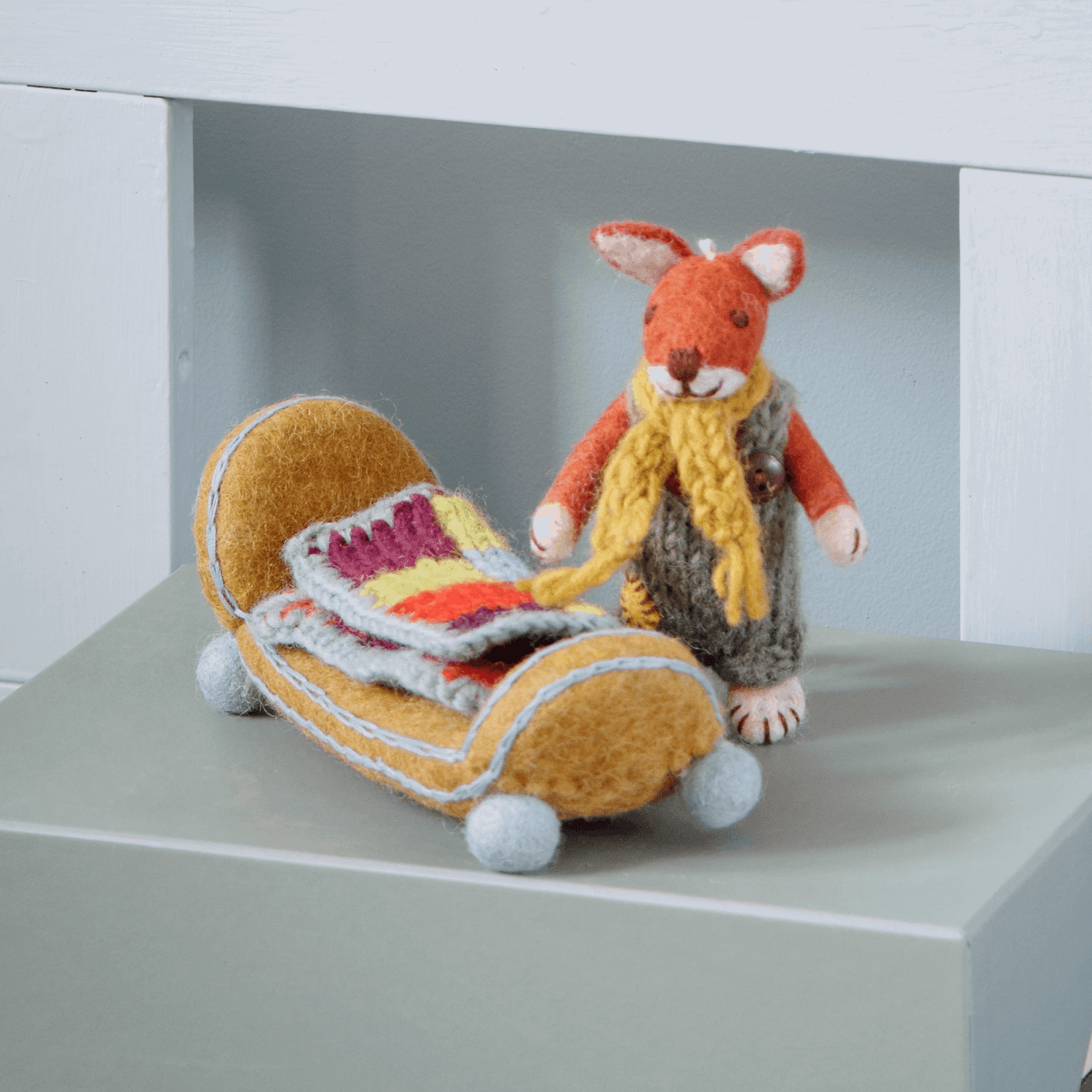 En Gry & Sif Felt Dollshouse Bed - I Want That Present