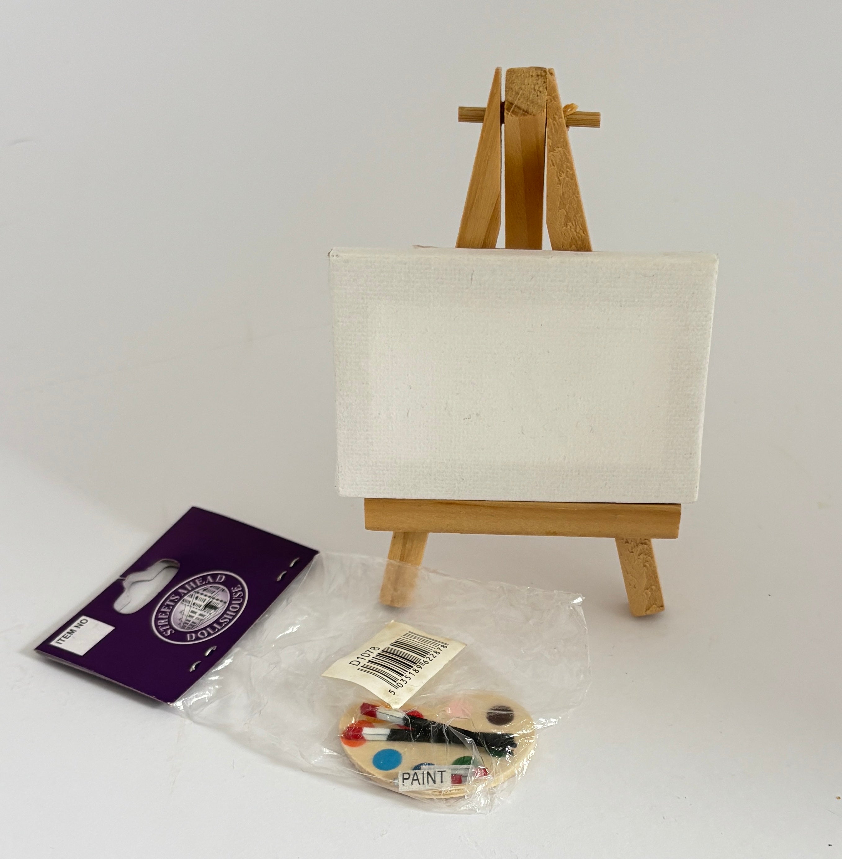 Miniature Dollshouse Easel & Paints & Blackboard