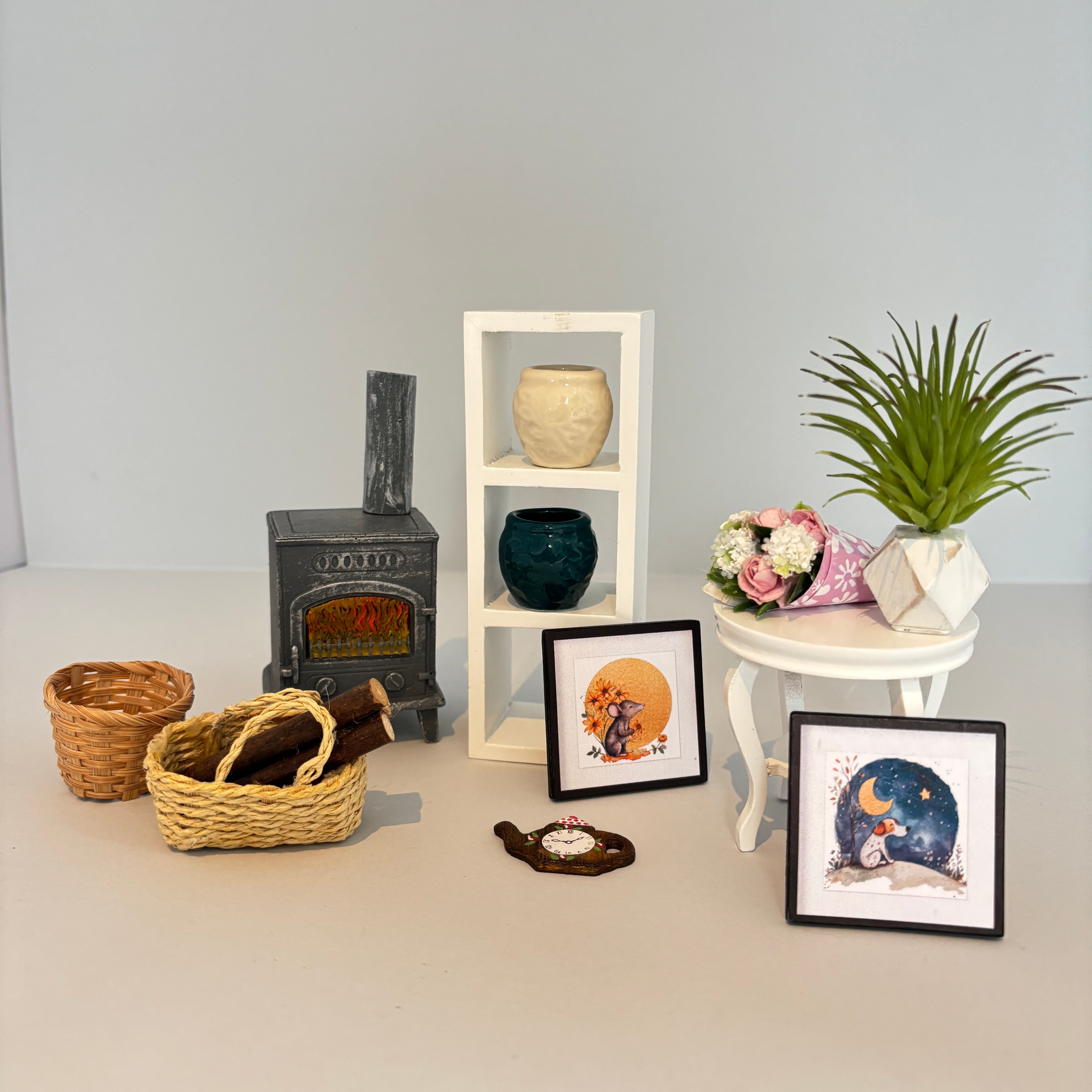 Miniature Dollshouse Accessories & Furniture