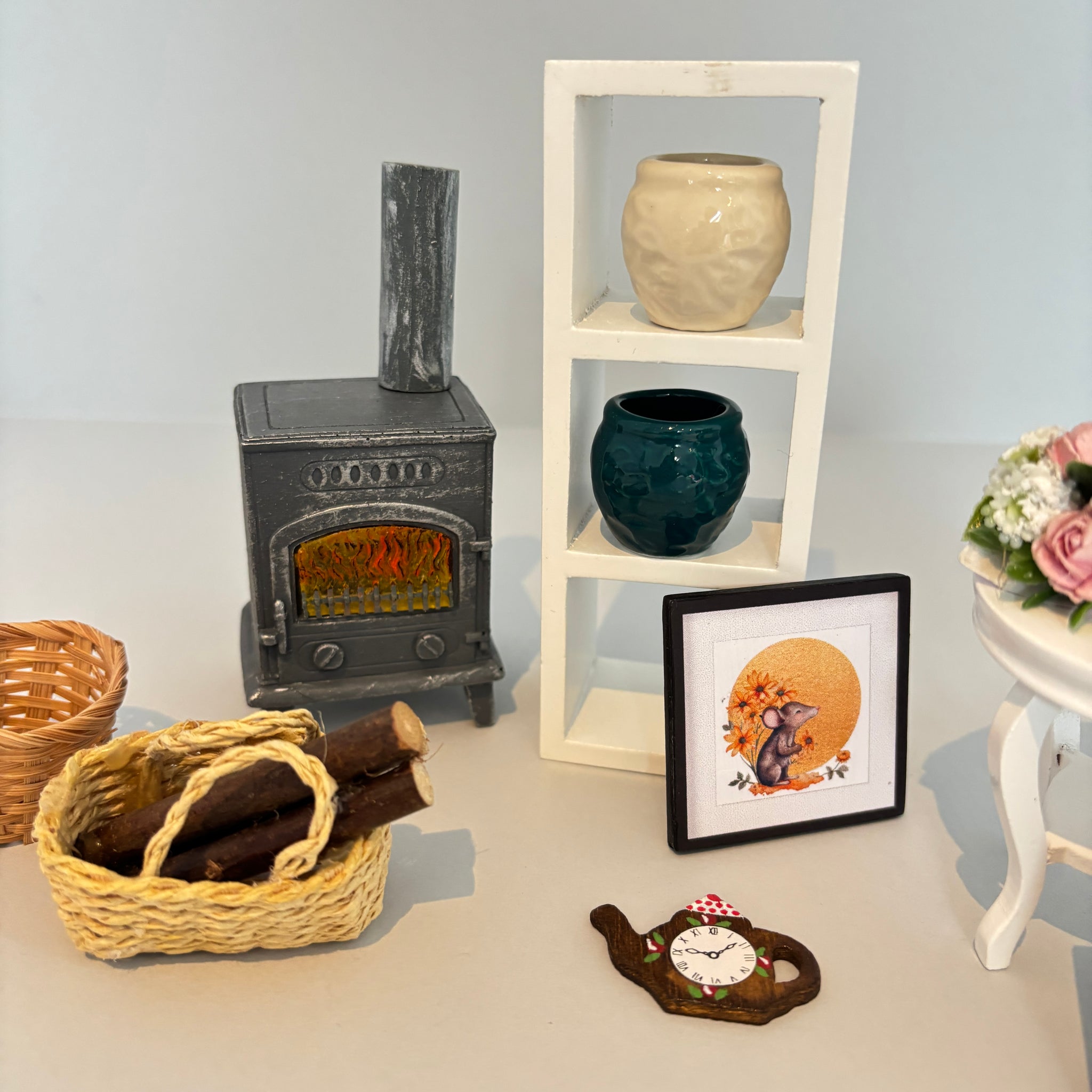 Miniature Dollshouse Accessories & Furniture