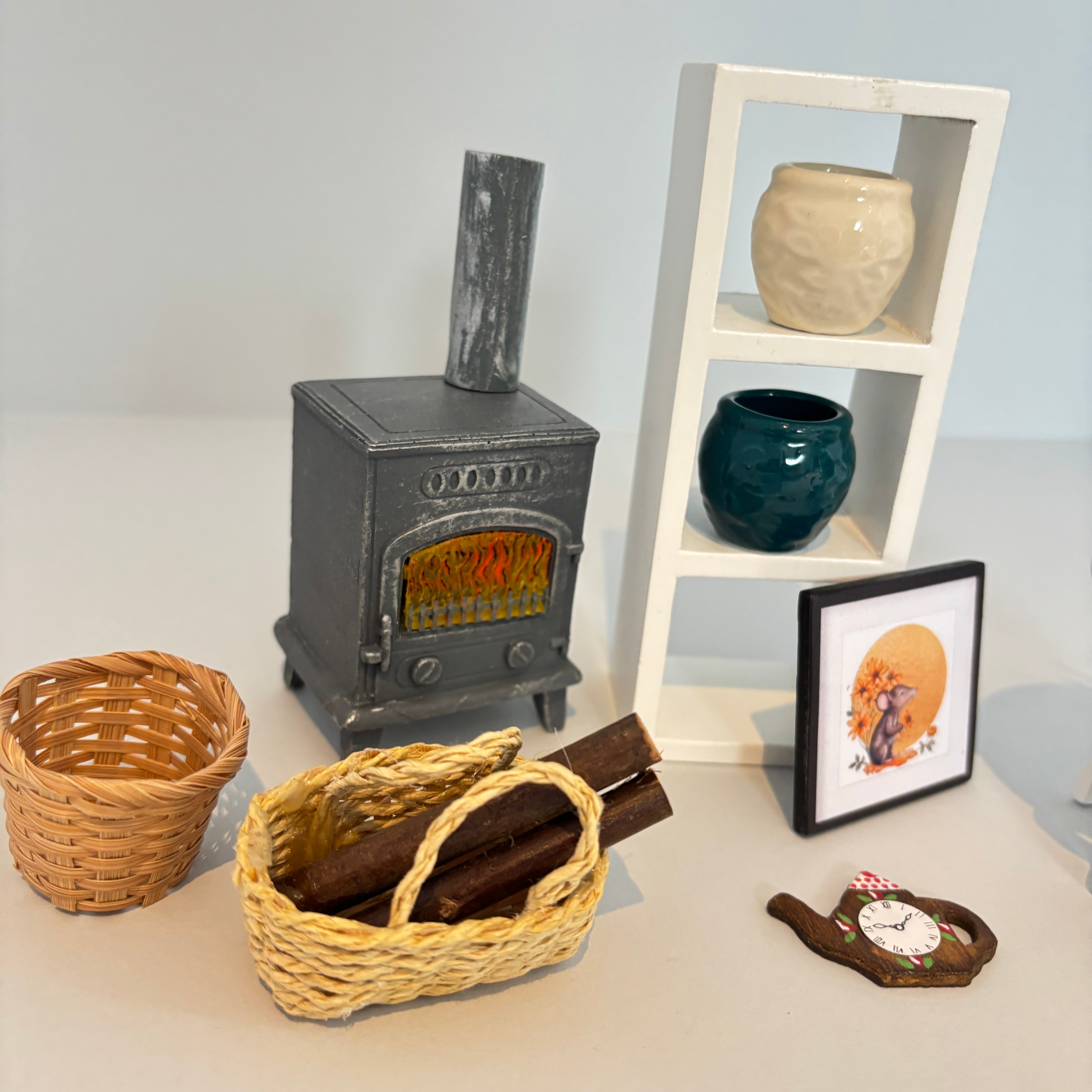Miniature Dollshouse Accessories & Furniture