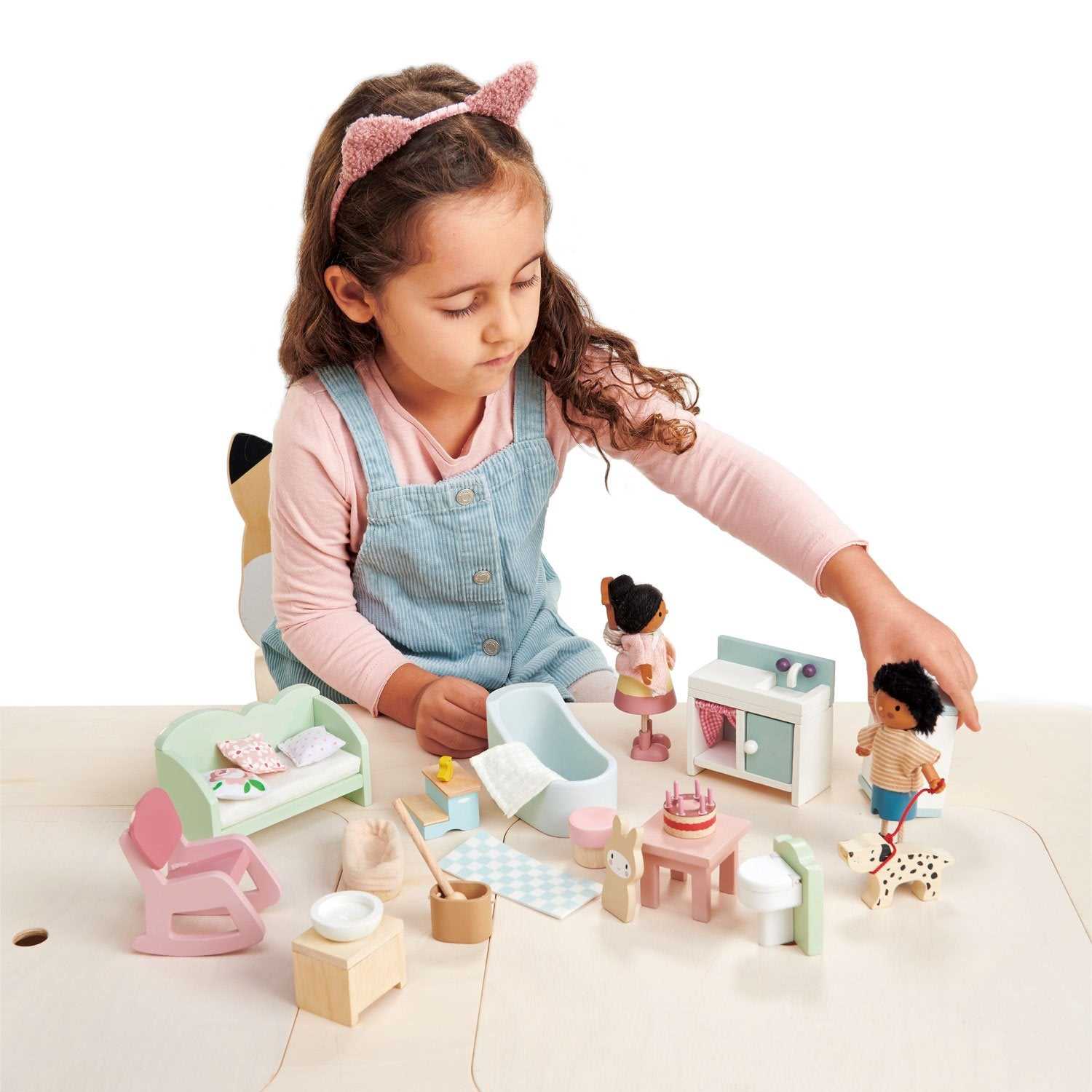 Dolls House Countryside Room Furniture by Tender Leaf Toys