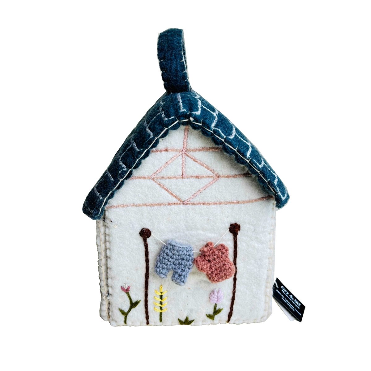 En Gry & Sif Felt House with Furniture, 2 Rabbits & a Dog - I Want That Present