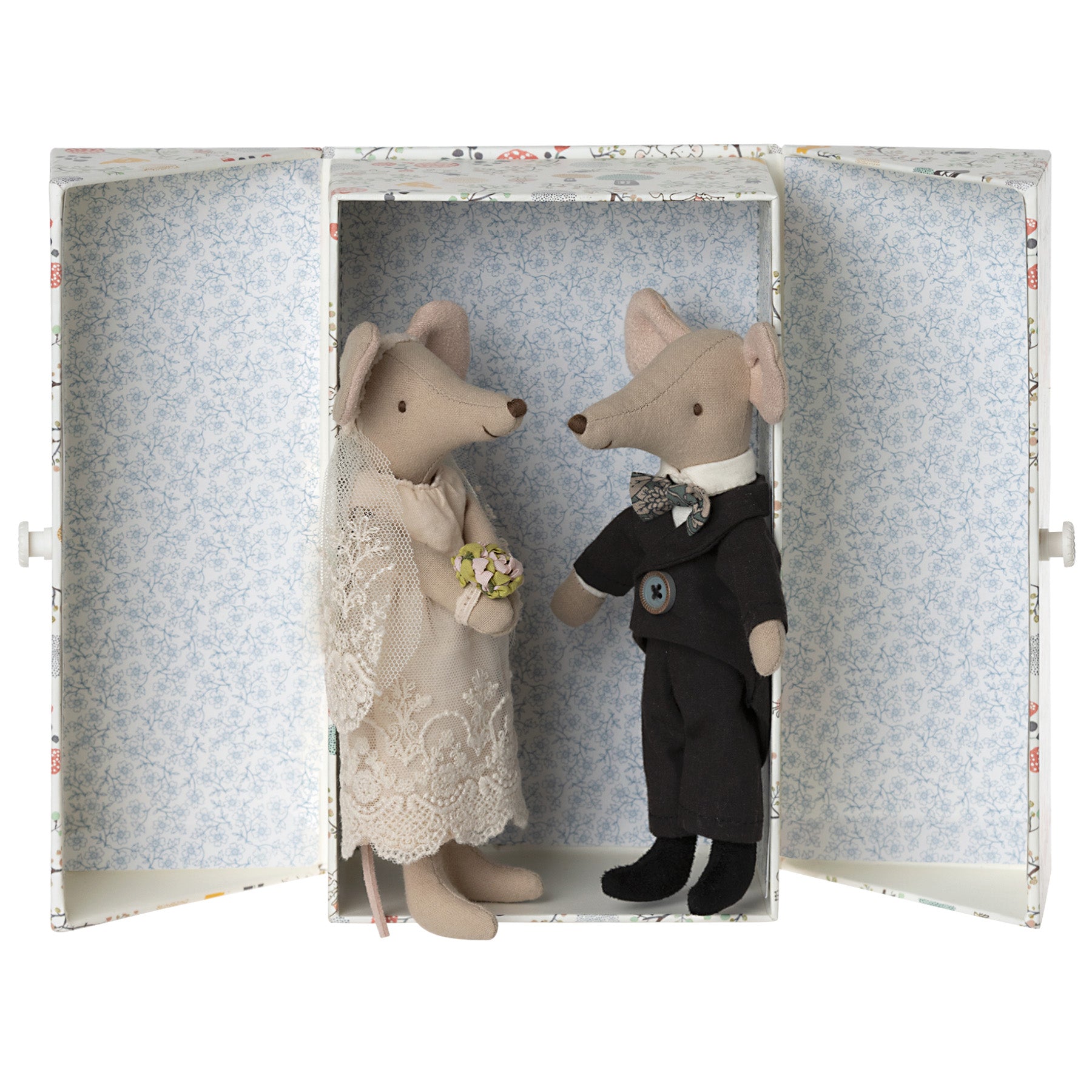 Maileg bride and groom mice in a beautiful presentation box